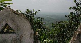 Sri_Lanka_Bentota_Ganga_Tempel6.jpg